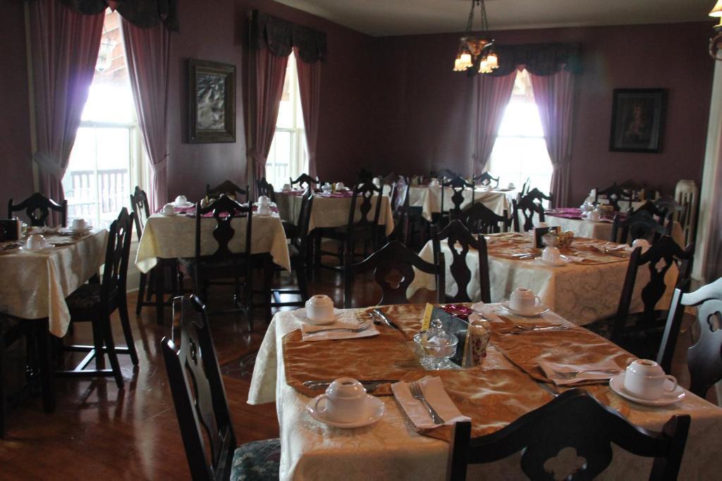 Lynwood Inn Baddeck Exterior photo