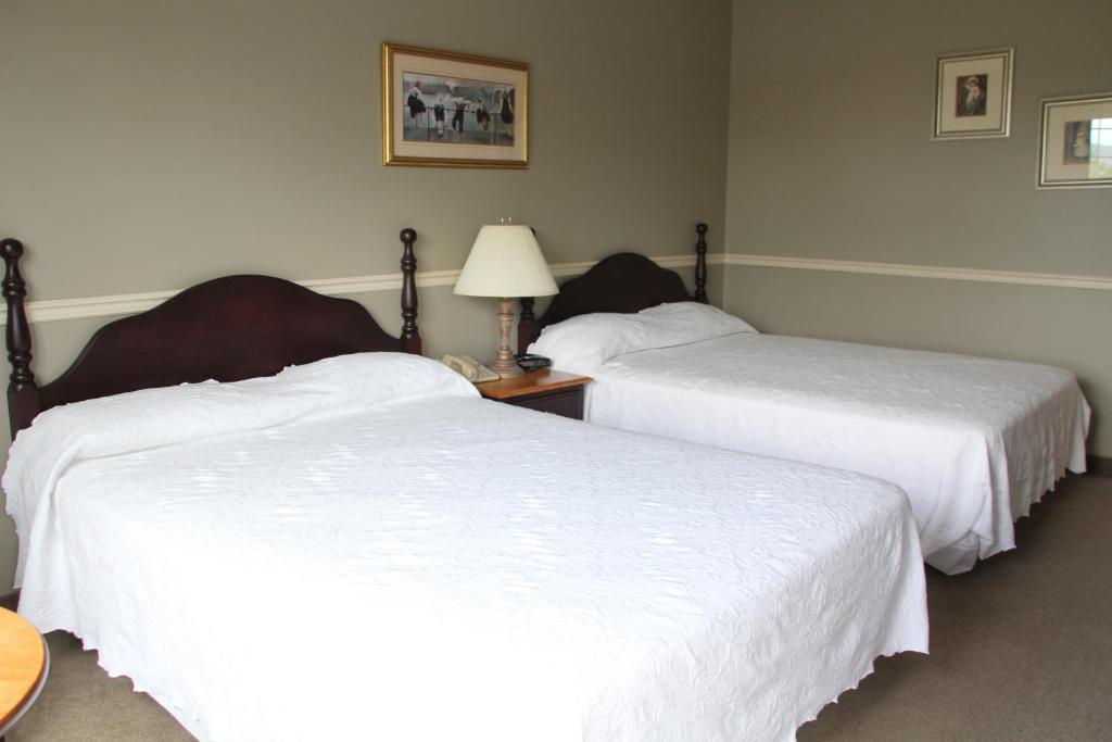 Lynwood Inn Baddeck Exterior photo